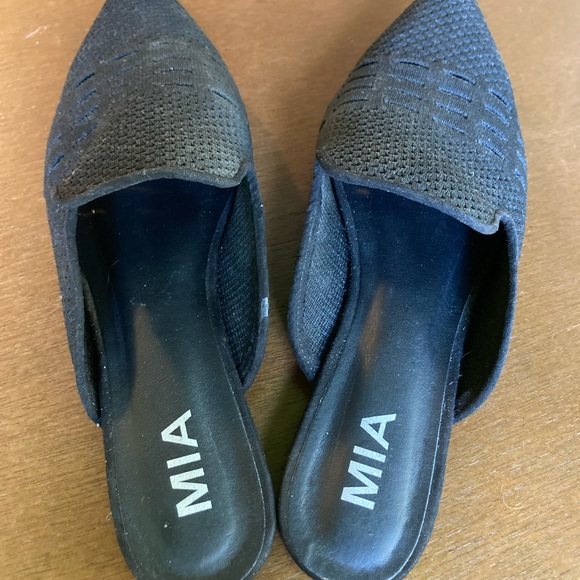 Woven Black Pointy Toe Flats, Slip-on Loafer, Size 6.5 or EU 37 - Picture 3 of 6